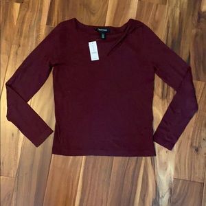 WHITE HOUSE BLACK MARKET SWEATER